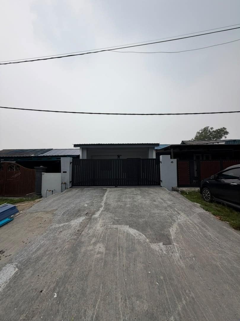 Single Storey Low Cost House Taman Johor Jaya – photo 1