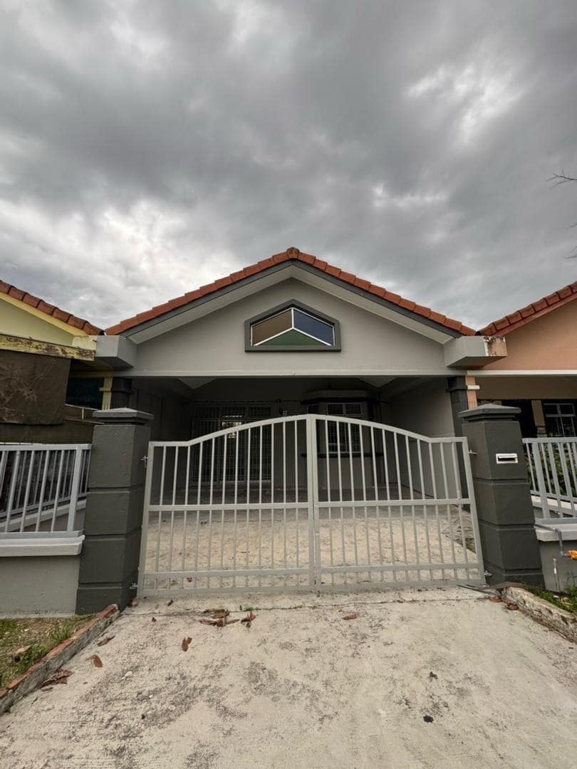 Single Storey Terrace House Taman Pulai Indah – photo 1