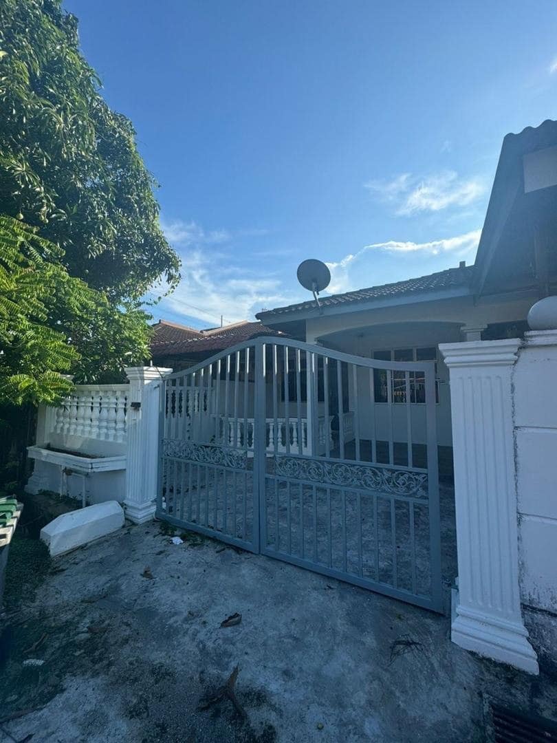 Single Storey Terrace House Taman Kota Masai – photo 1
