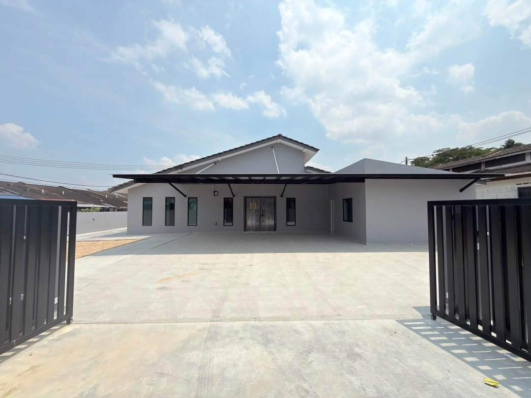 Single Storey Corner Lot House Taman Puteri Wangsa – photo 1