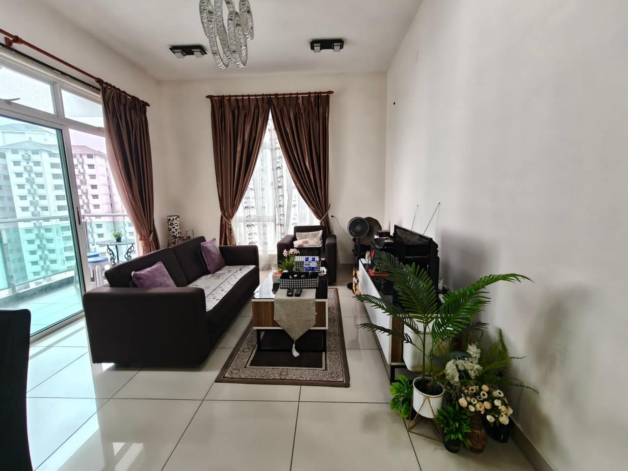 Condo Larkin – photo 1