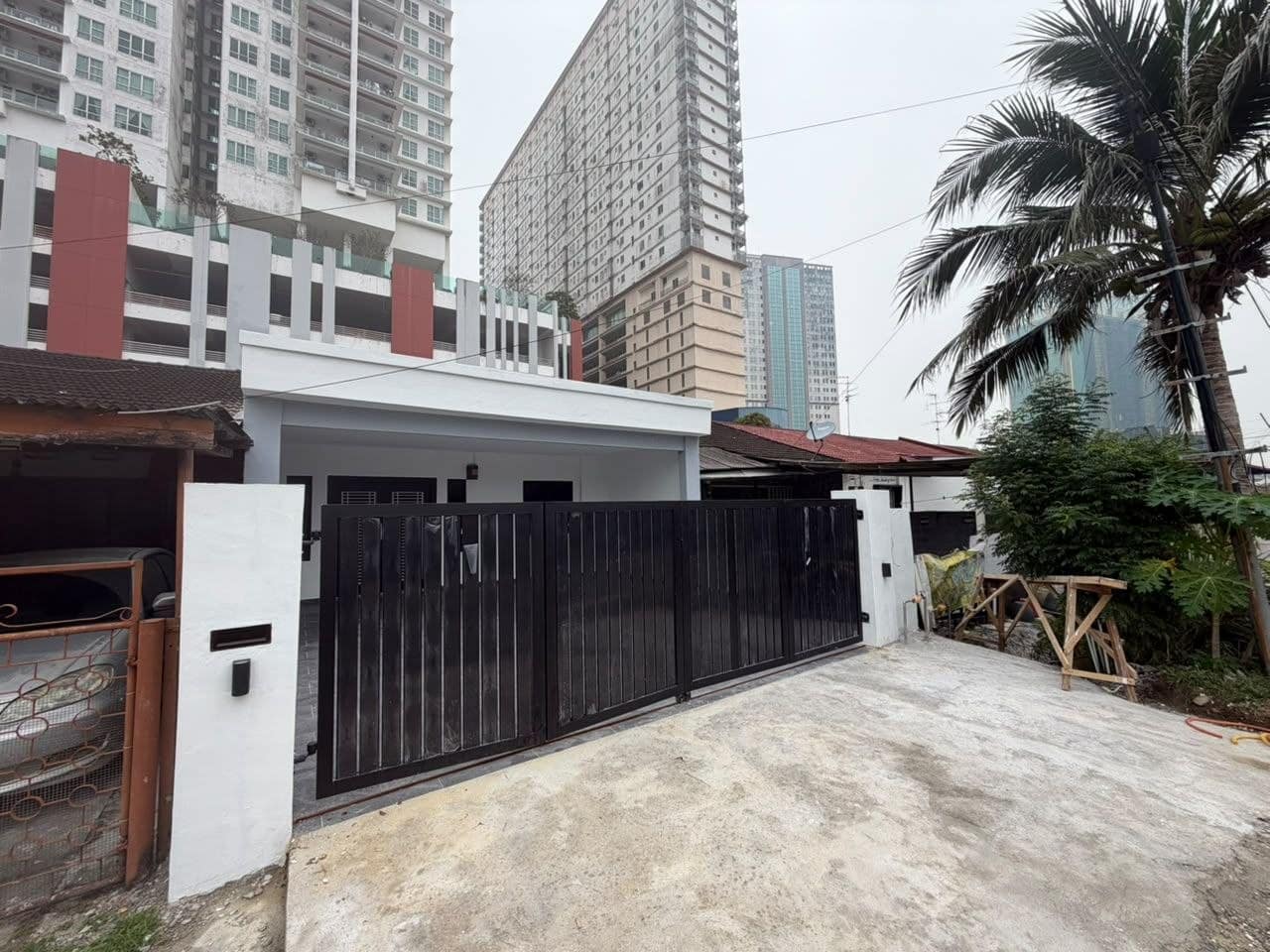 Single Storey Terrace House Taman Abad – photo 1
