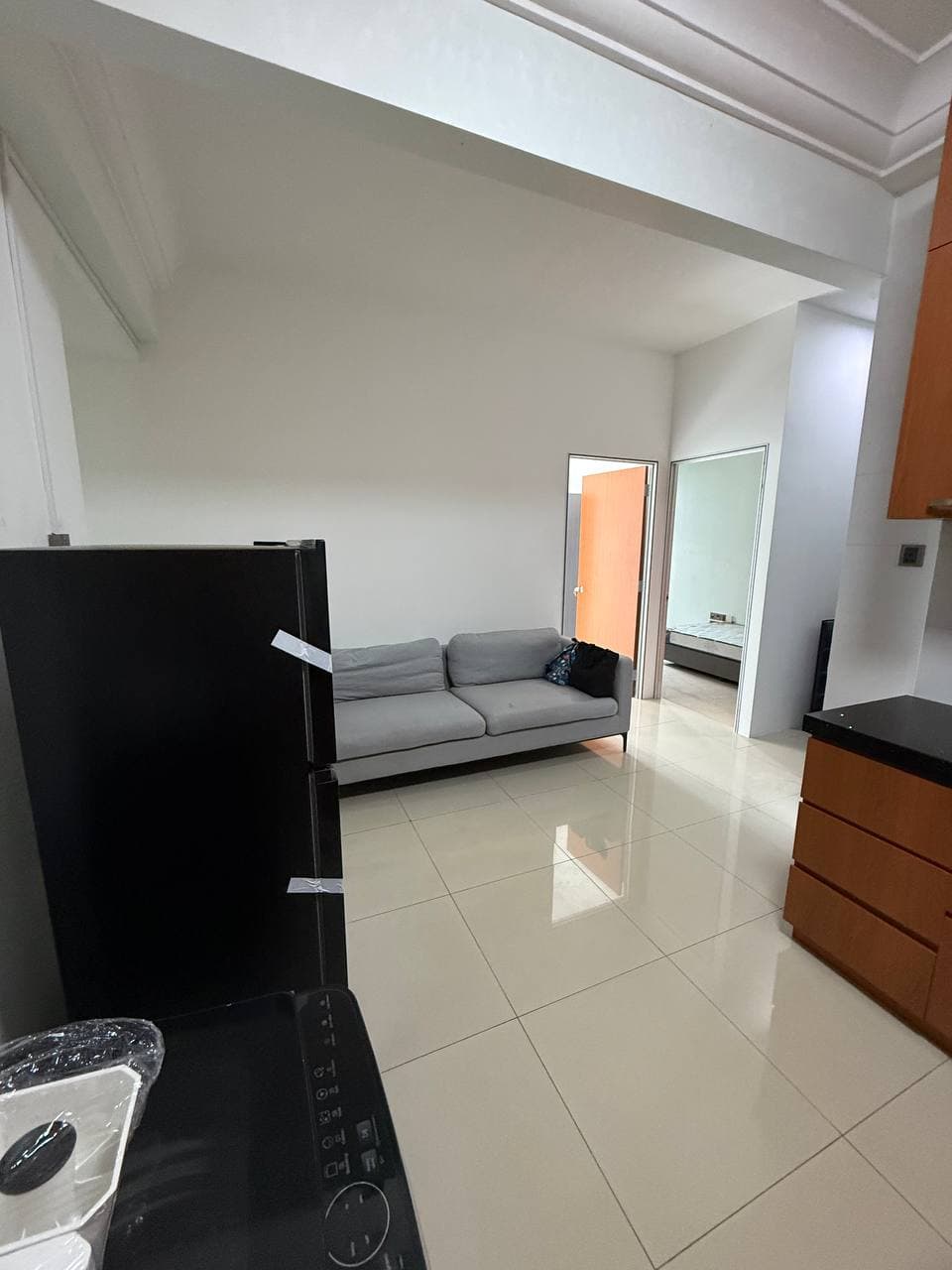 Apartment V Summer JB