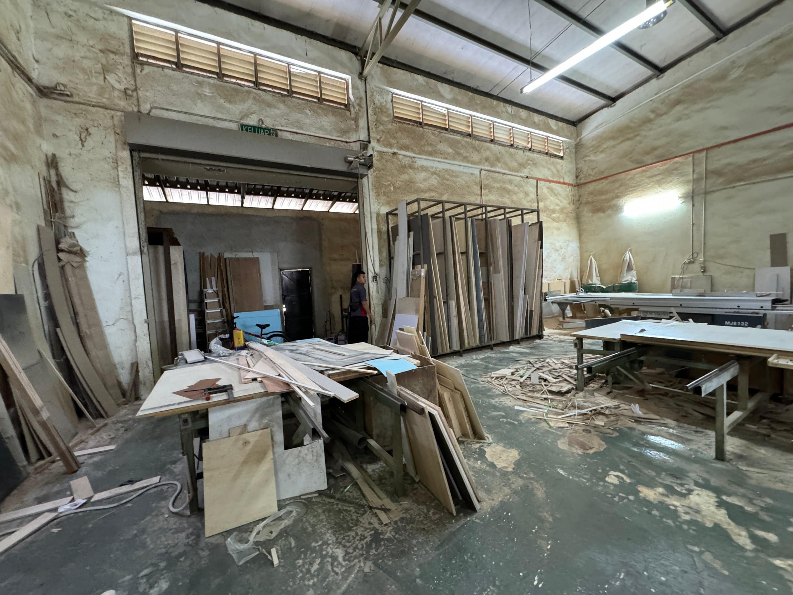 1.5 Storey Terrace Factory (Intermediate Lot) Taman Perindustrian Cemerlang – photo 1