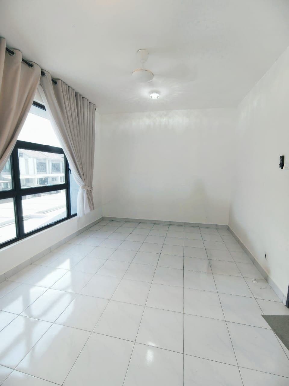 Double Storey Terrace House Taman Austin Duta 4