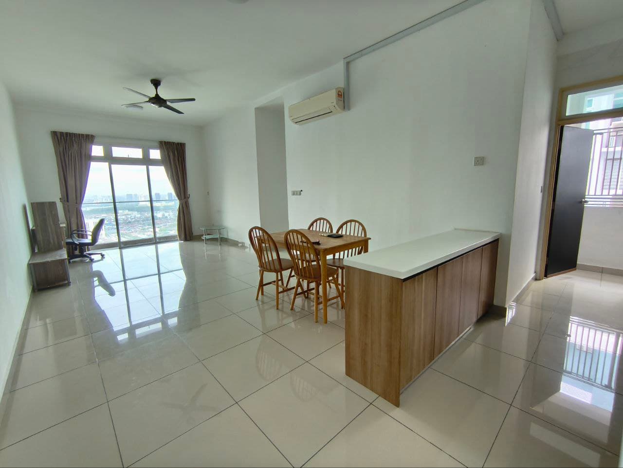 Condo Twin Galaxy @ JB Town