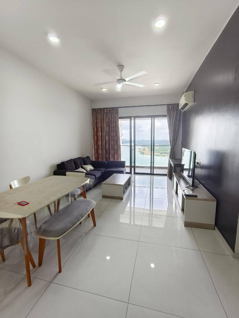 Royal Strand 10B Danga Bay – photo 1