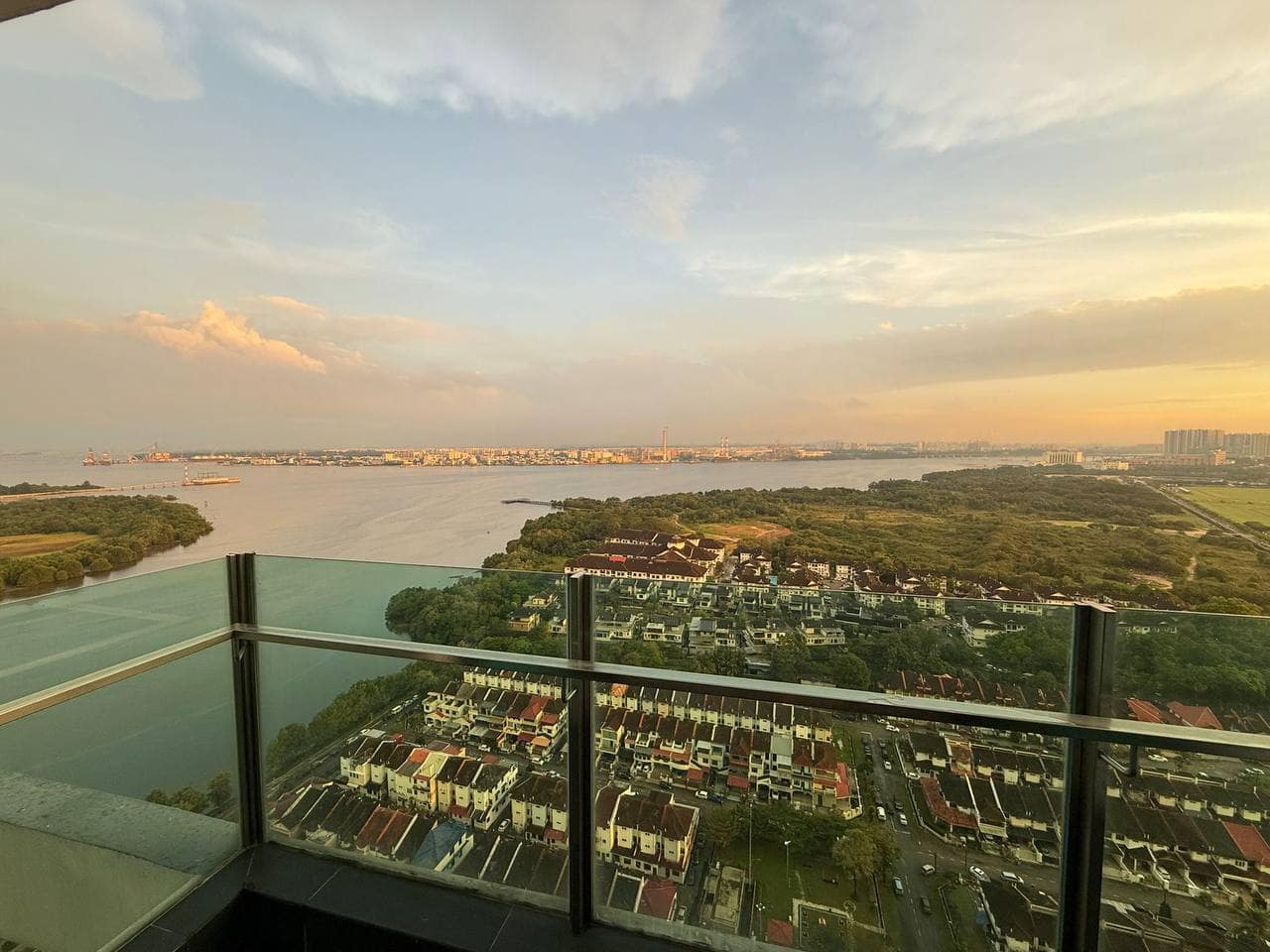 Apartment Wave Marina Cove – photo 1