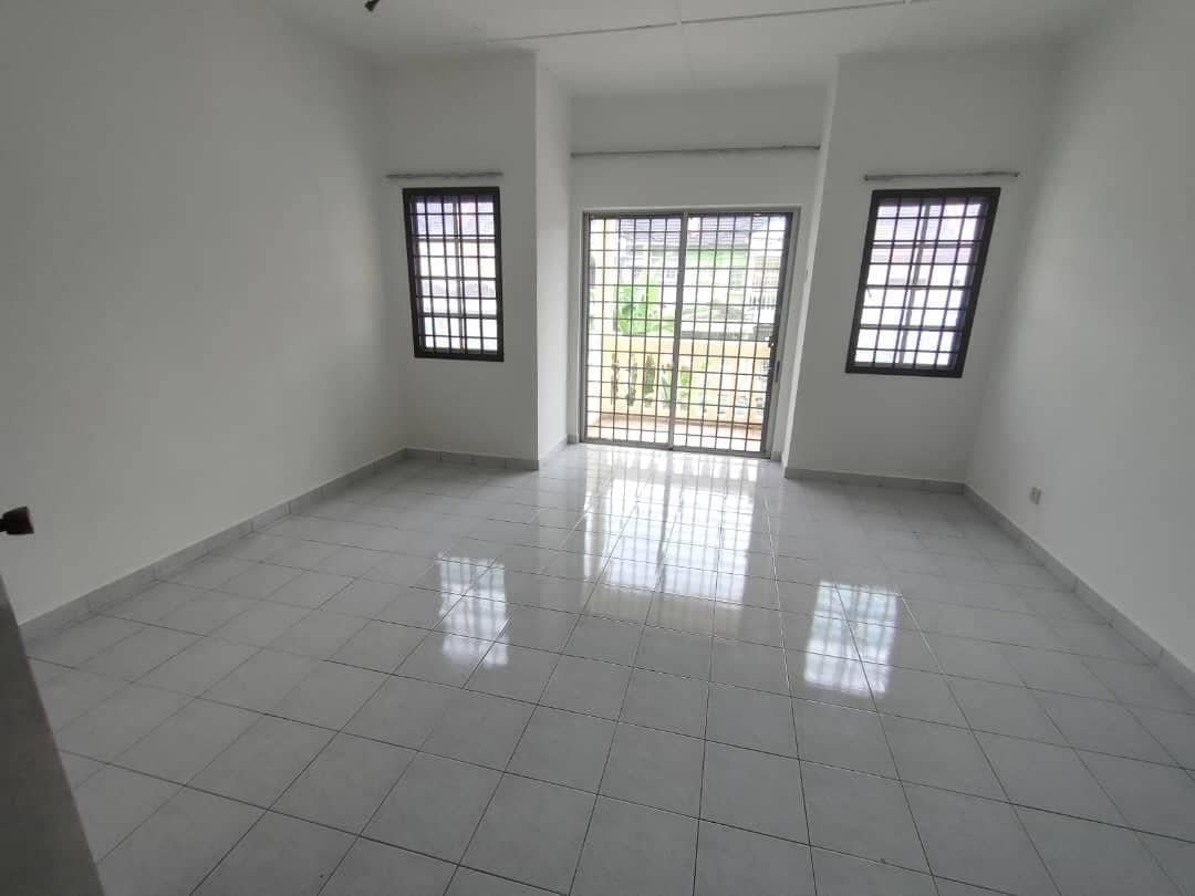 2 Storey Terrace House Bandar Putra Kulai – photo 1