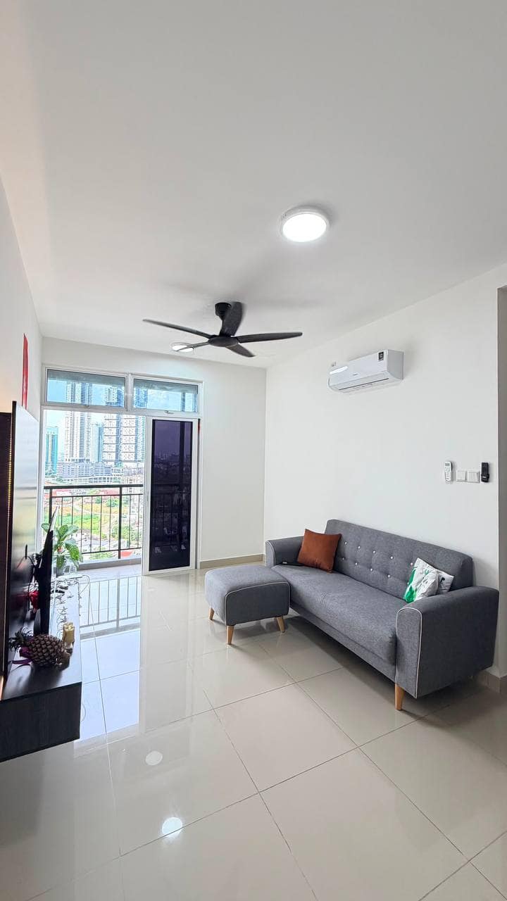 Condominium Trellis Residences – photo 1