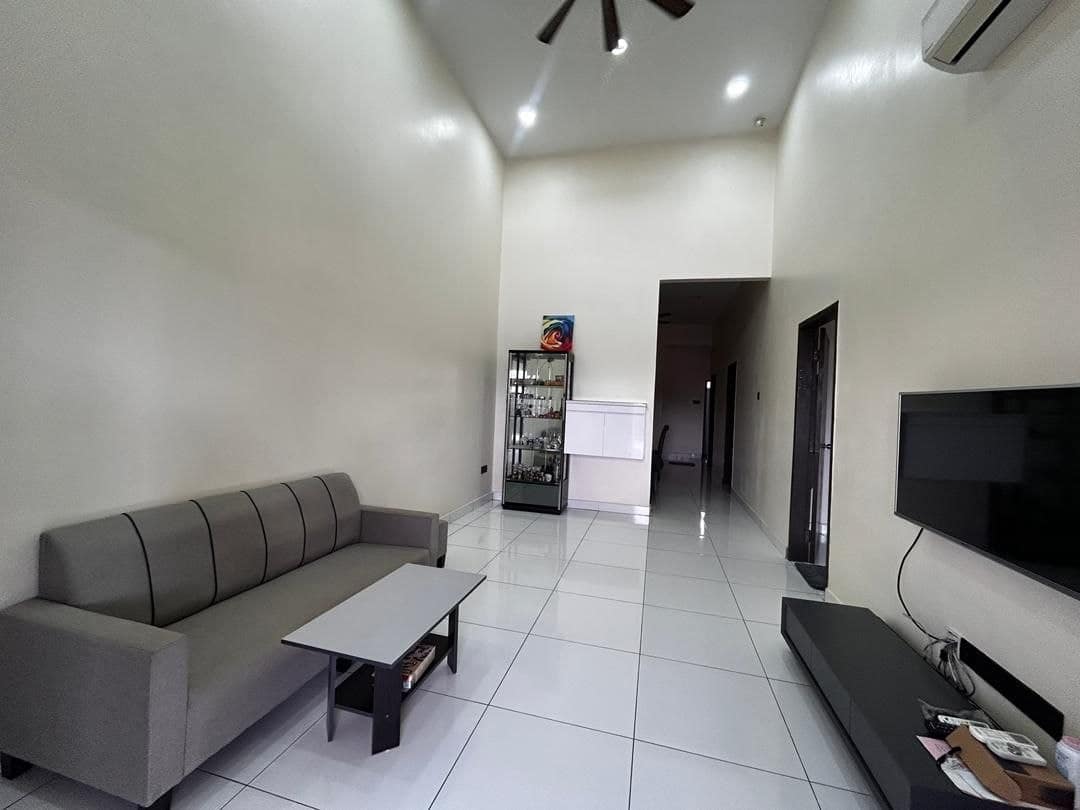 Single Storey Terrace House Jalan Bangau, Bandar Putra – photo 1