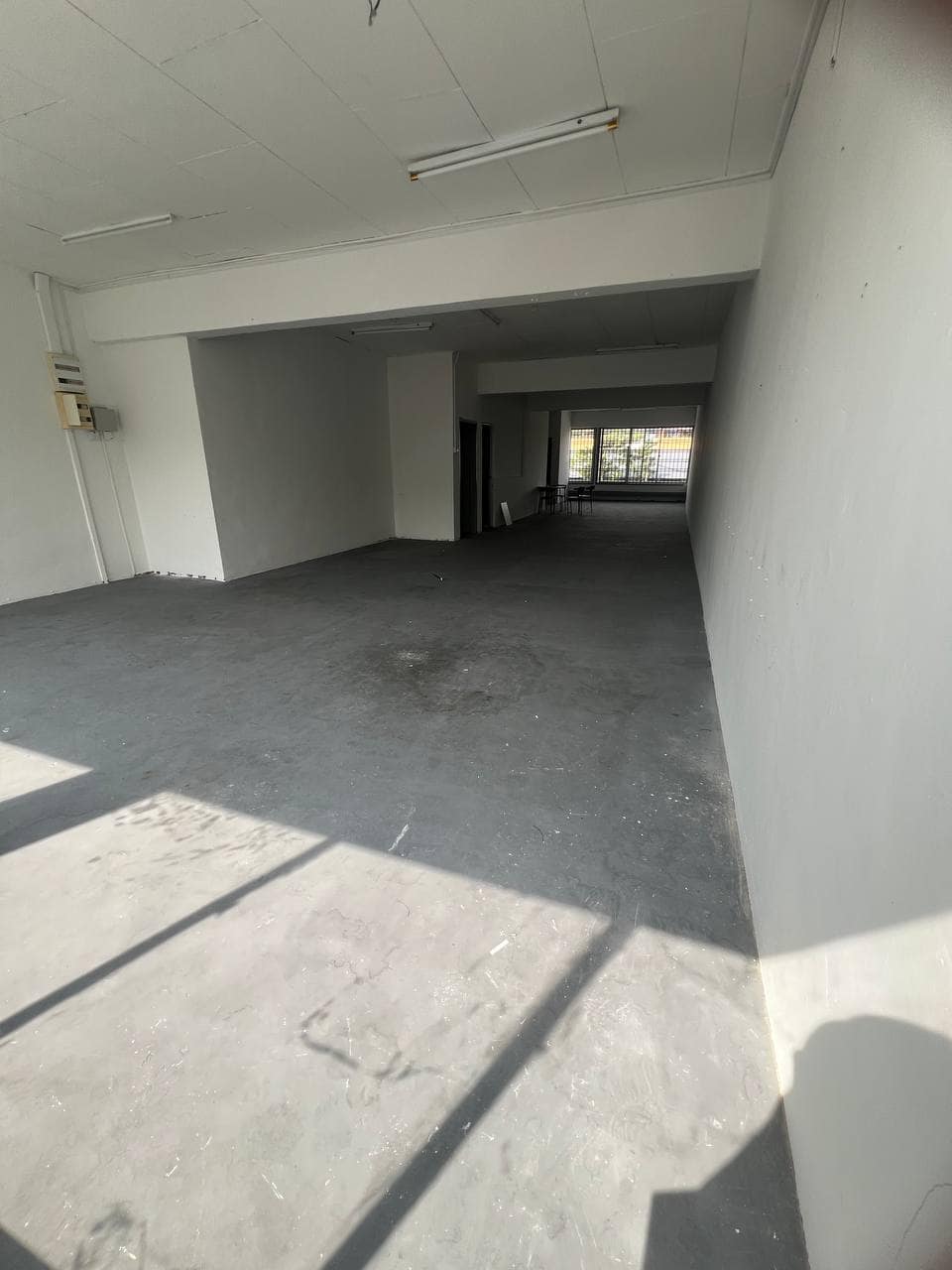 Double Storey Shoplot – 1st Floor Unit Jalan Perkasa, Taman Ungku Tun Aminah – photo 1