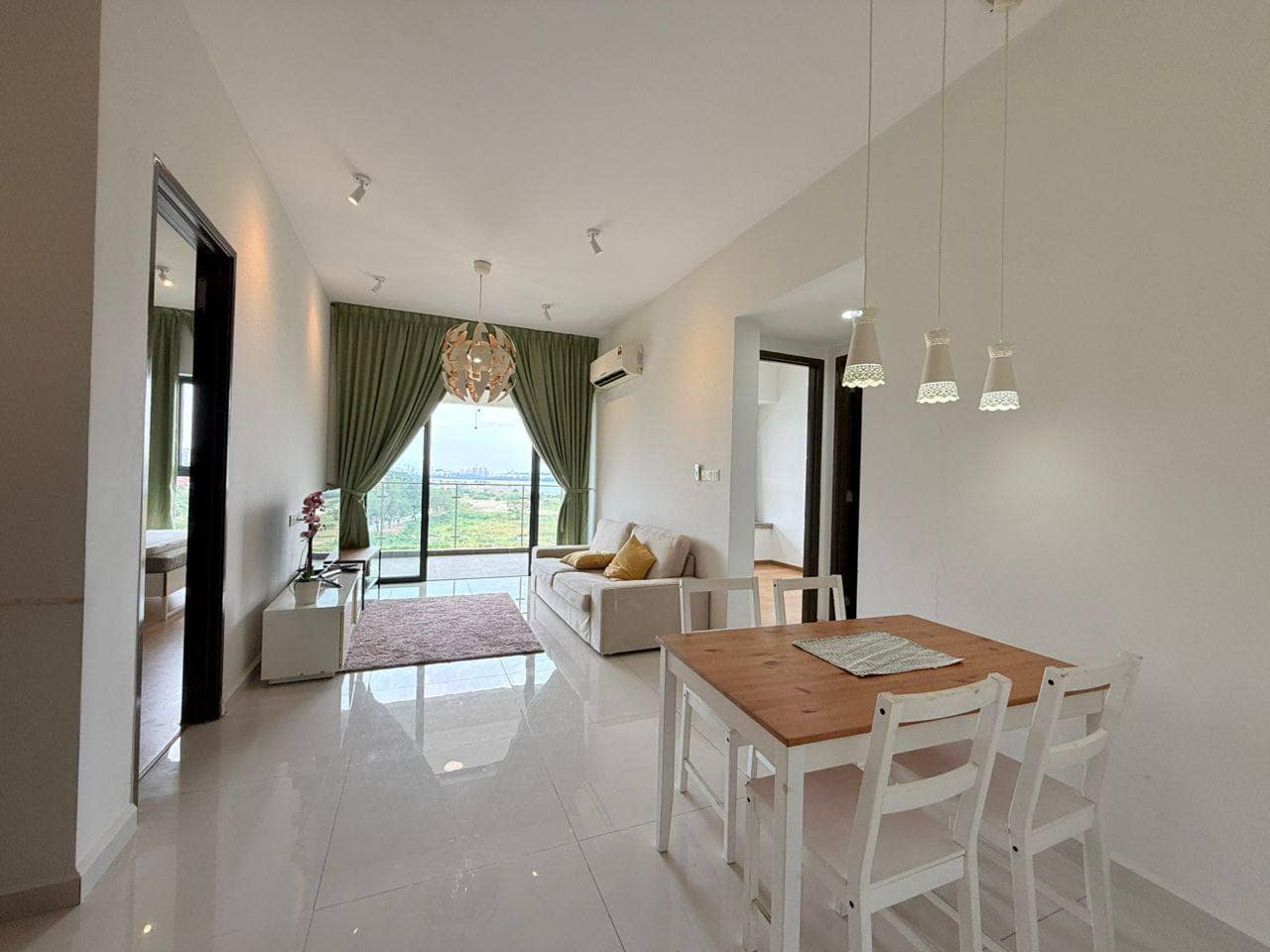 Condo Baypoint Bay Point Country Garden Danga Bay – photo 1