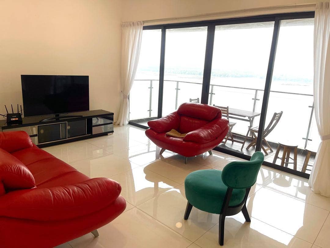 Condo Danga Bay – photo 1