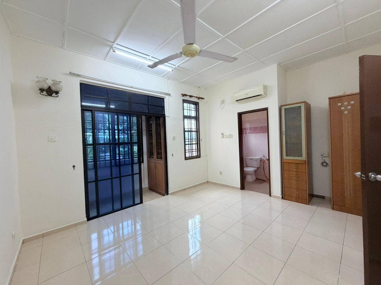 Double Storey Terrace Jalan Indah Bukit Indah – photo 1