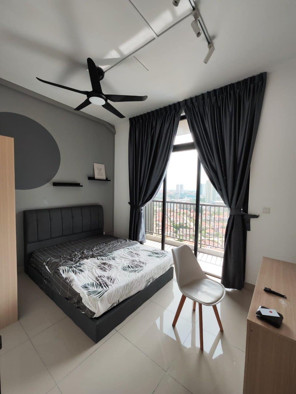 Condo Twin Tower – photo 1