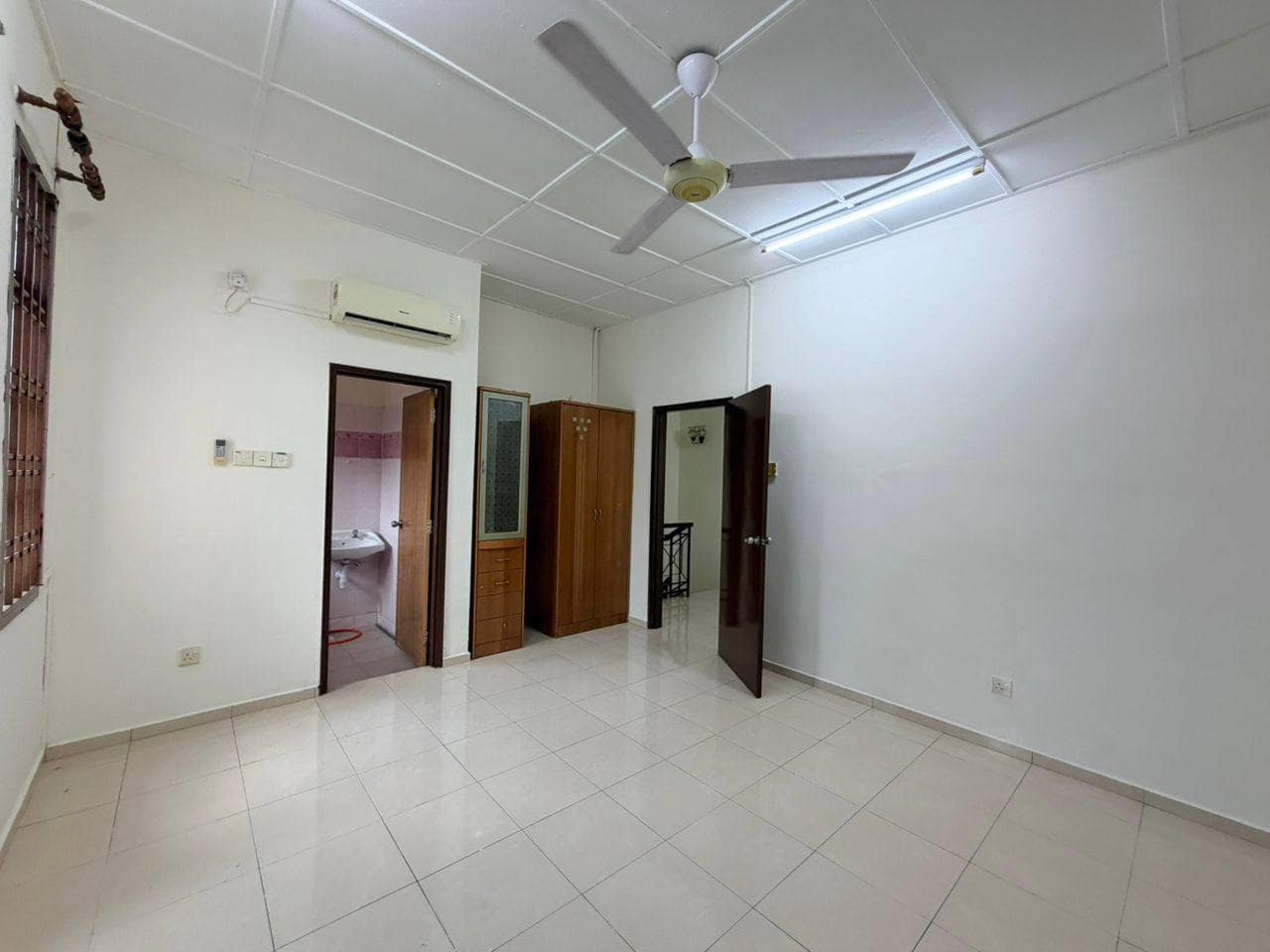 Double Storey Terrace Jalan Indah Bukit Indah – photo 1