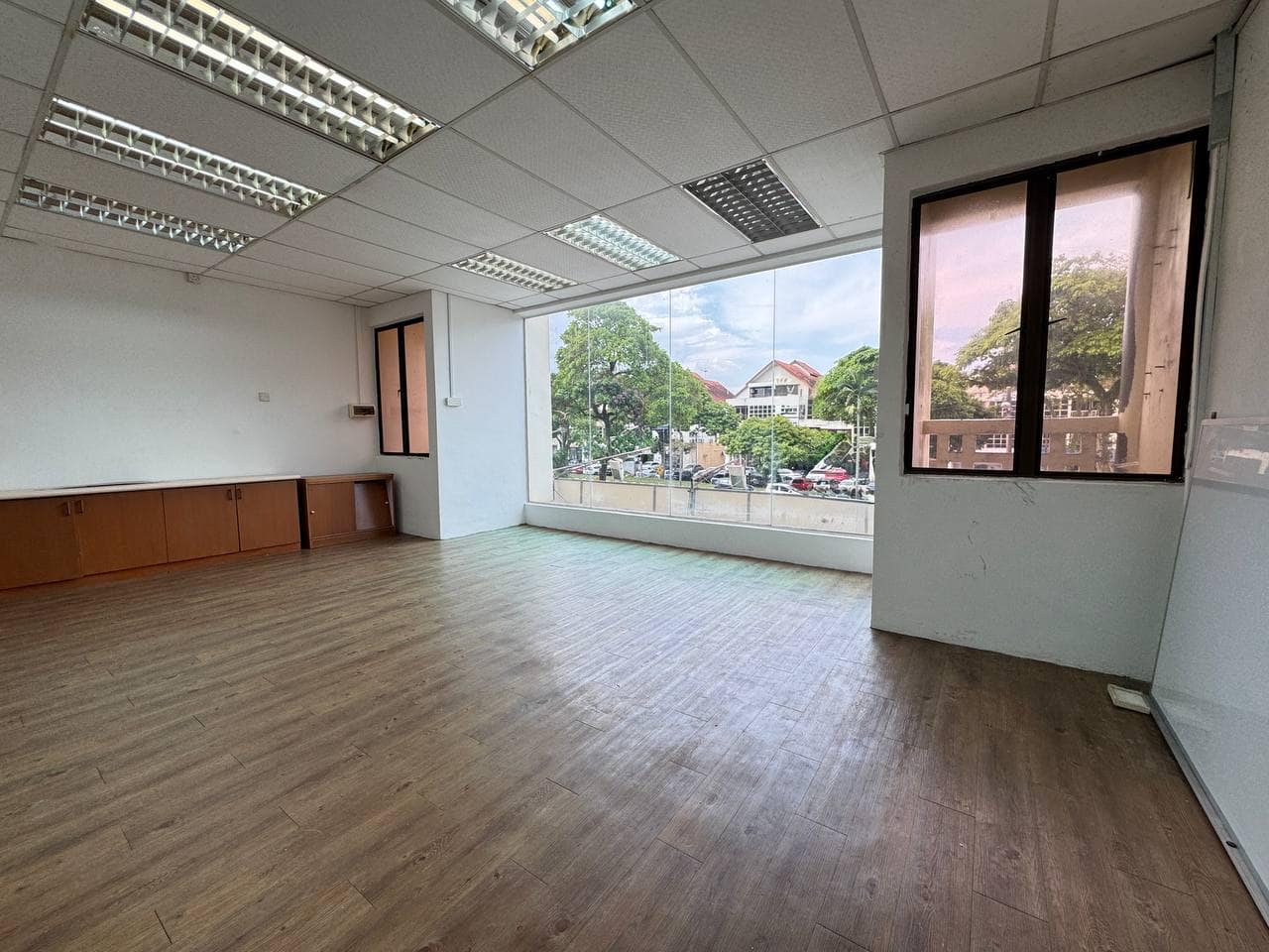 Office Taman Molek โ photo 1