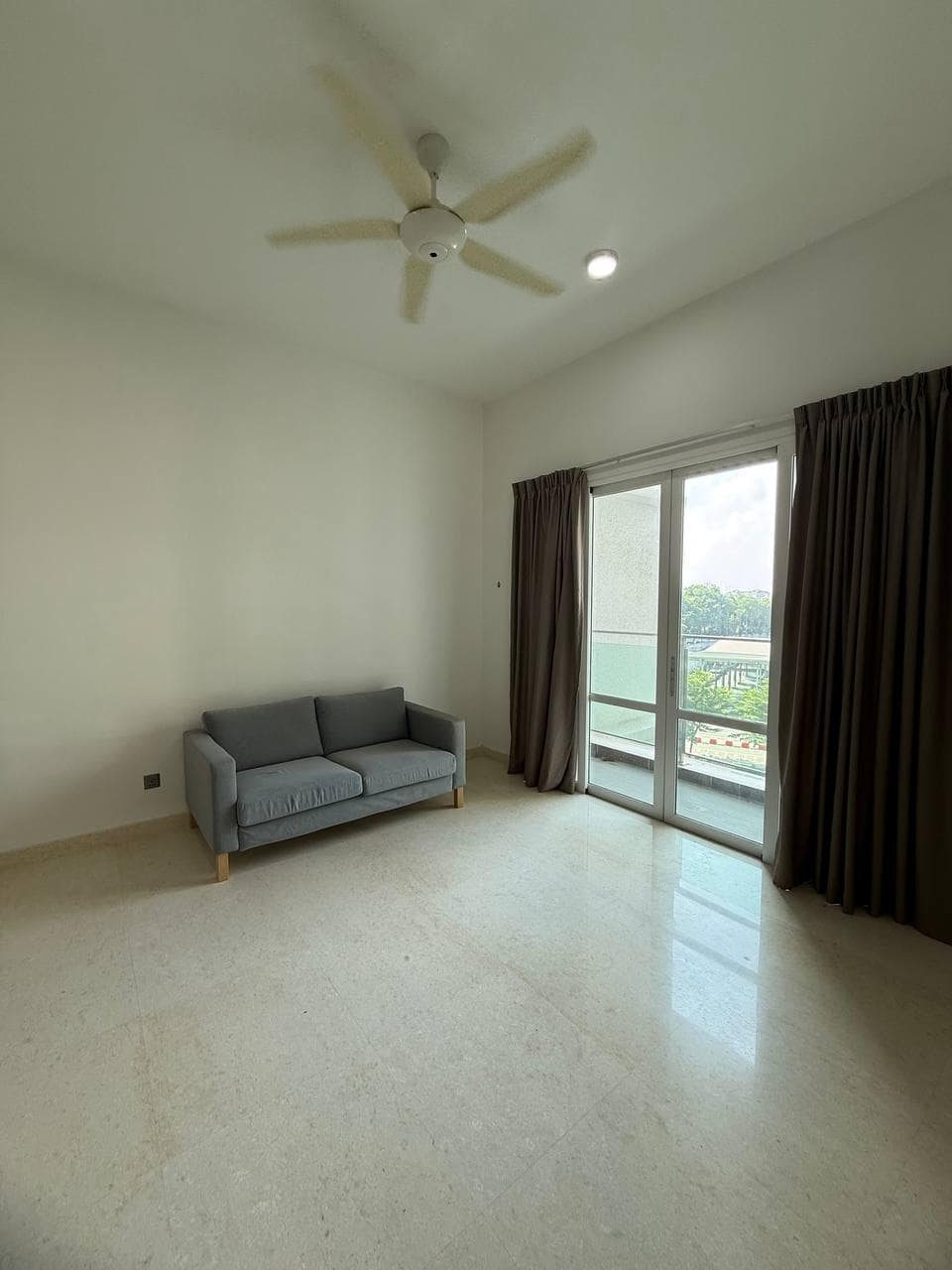Condo Tri Tower – photo 1