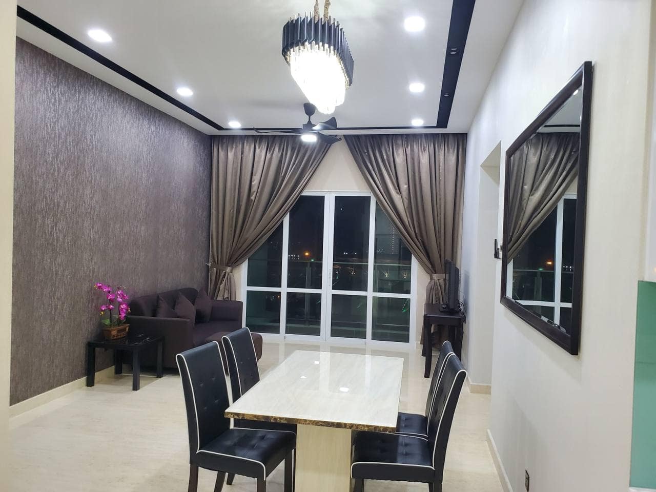 Condominium Tri Tower – photo 1
