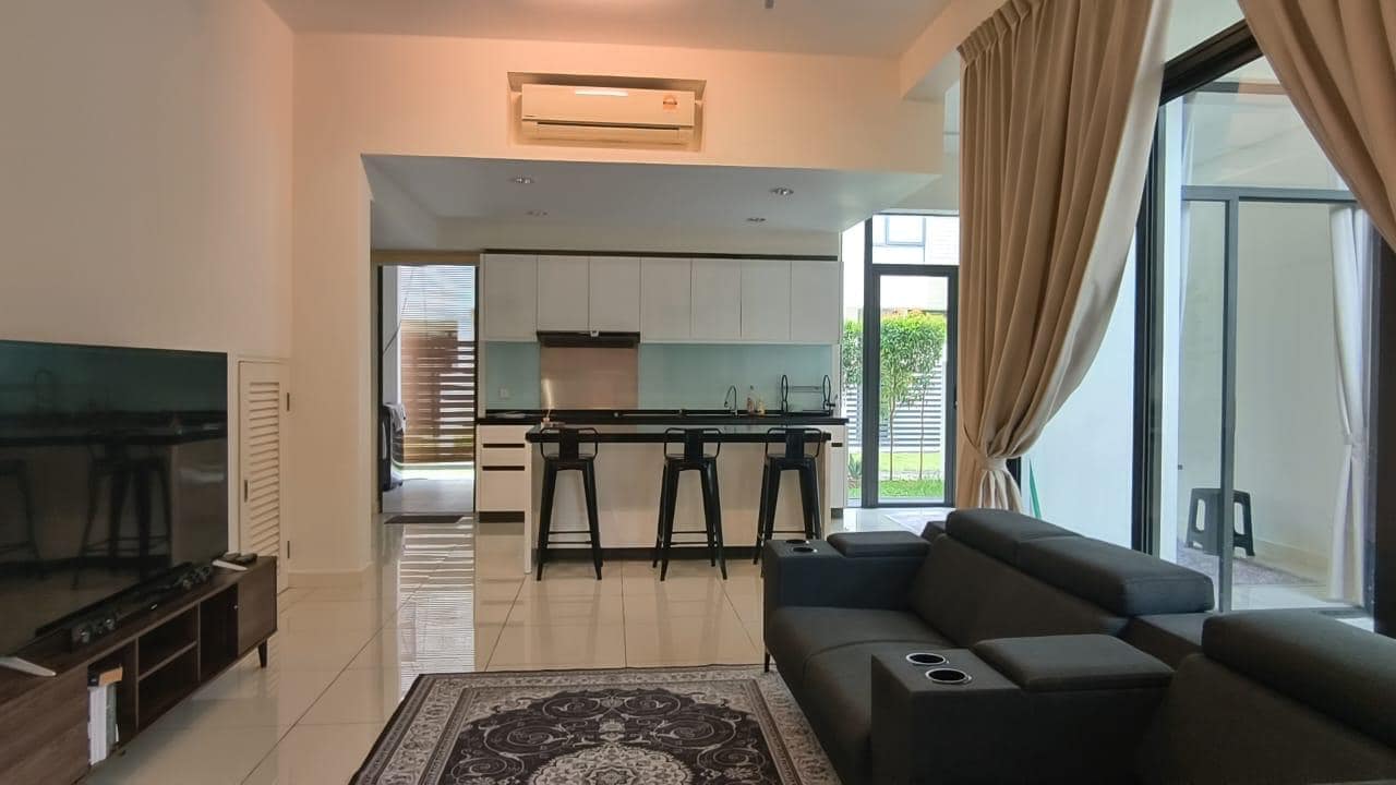 Double Storey Garden Terrace Avira Medini Iskandar – photo 1