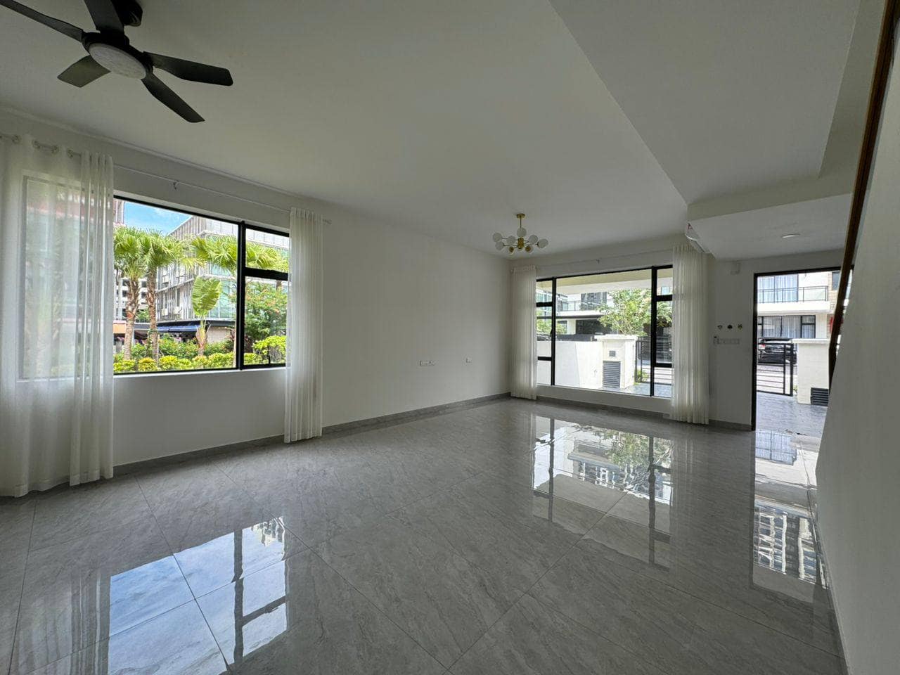 Double Storey Terrace House Country Garden Central Park – photo 1