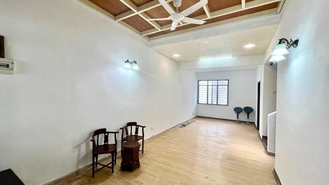 1 1/2 Storey Terrace House Intermediate Unit Taman Perling – photo 1