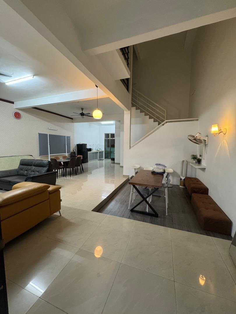 House Larkin – photo 1