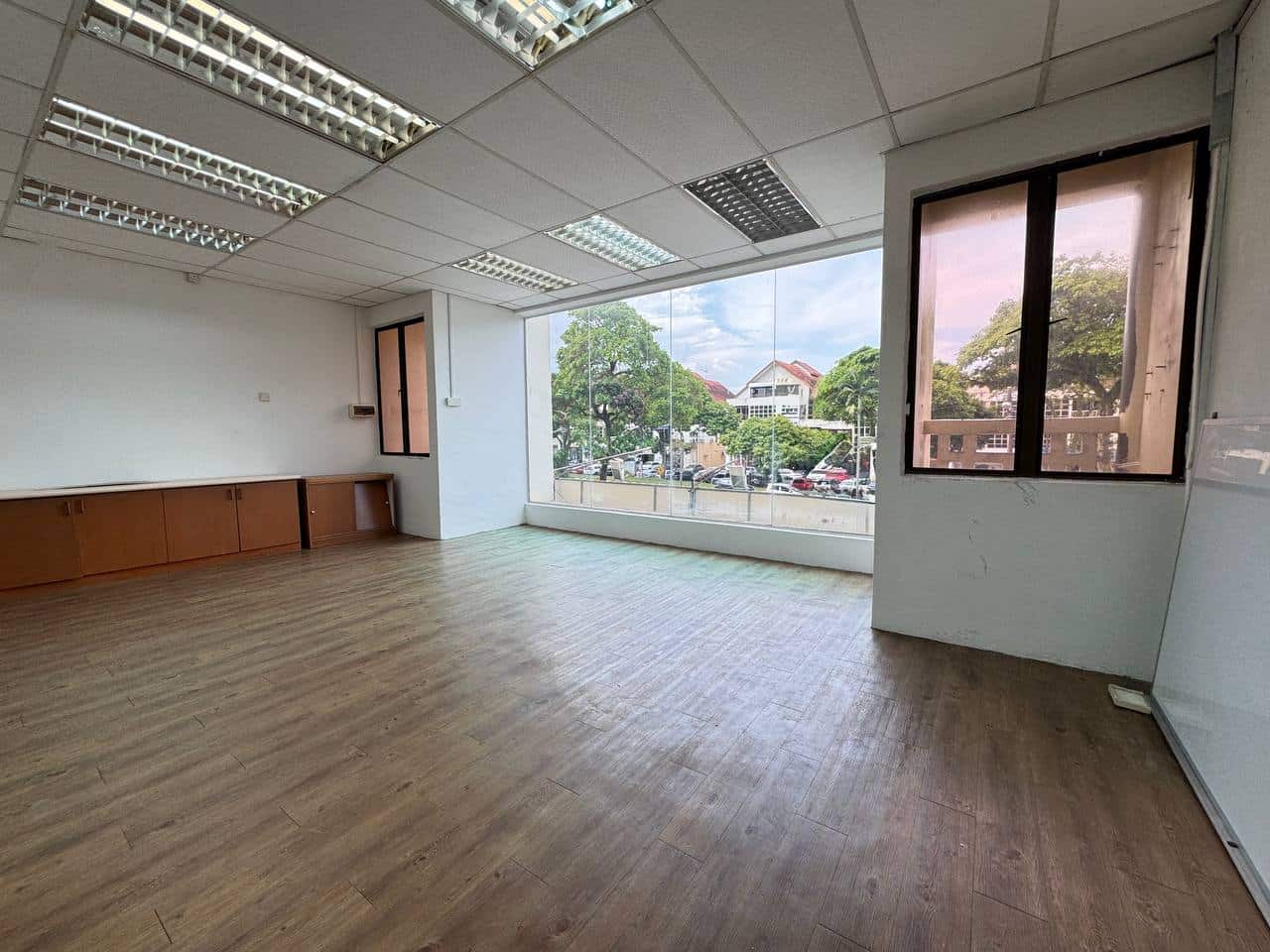 Office Taman Molek