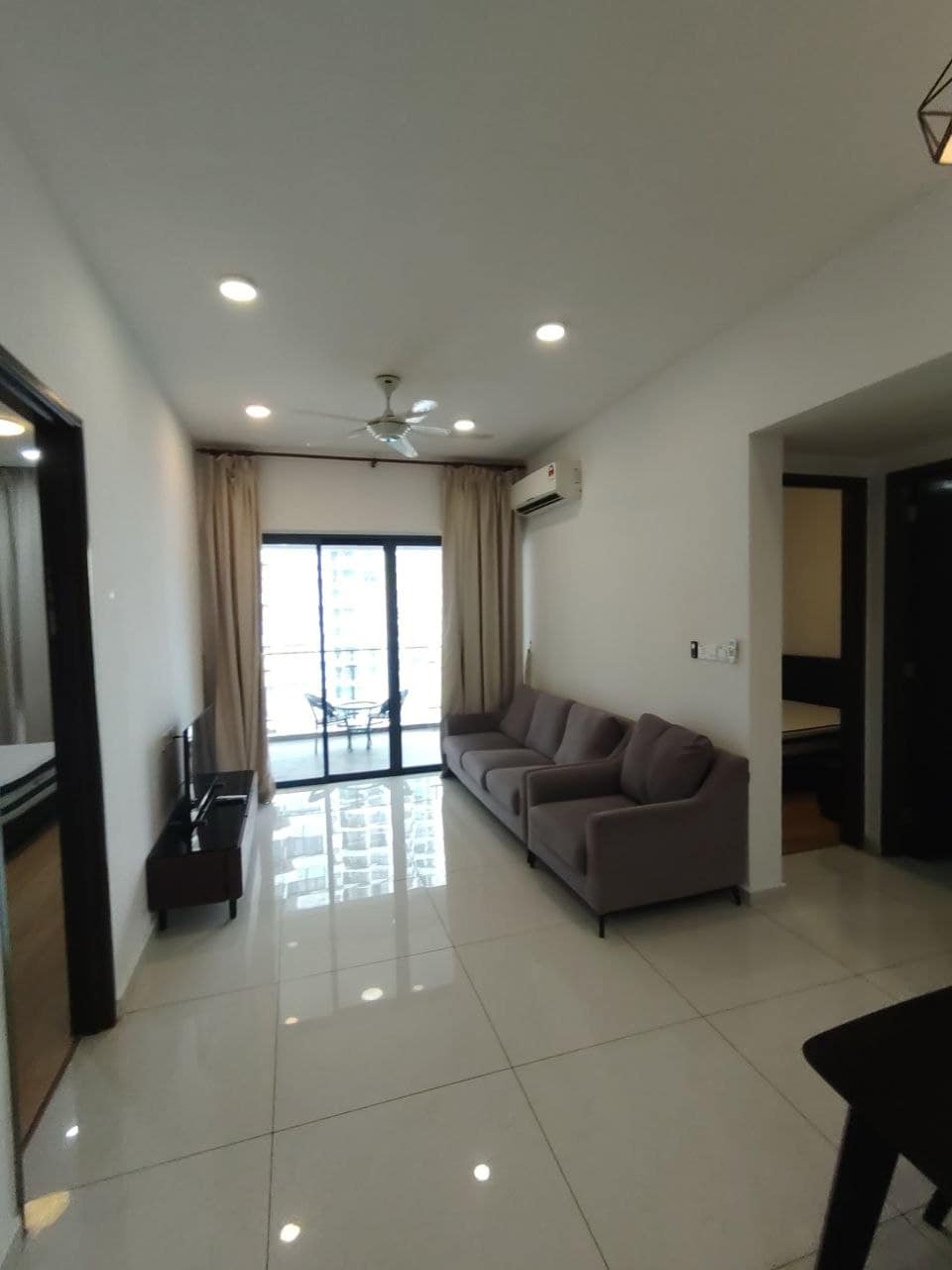 Condo Country Garden Bay Point 4B Danga Bay – photo 1