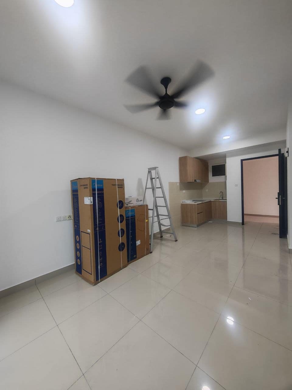 Condominium Trellis Residence – photo 1