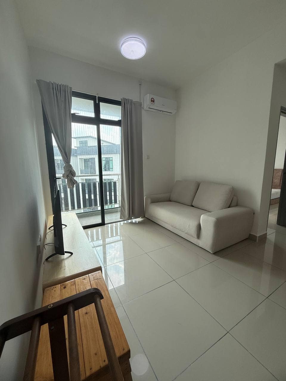 Service Apartment KSL Residences 2 – photo 1