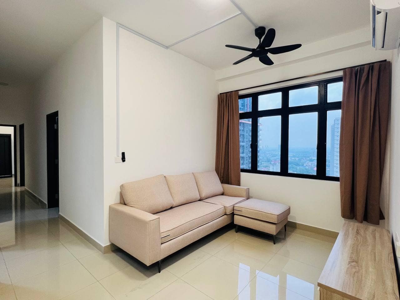 Condominium Meldrum Heights Residence – photo 1