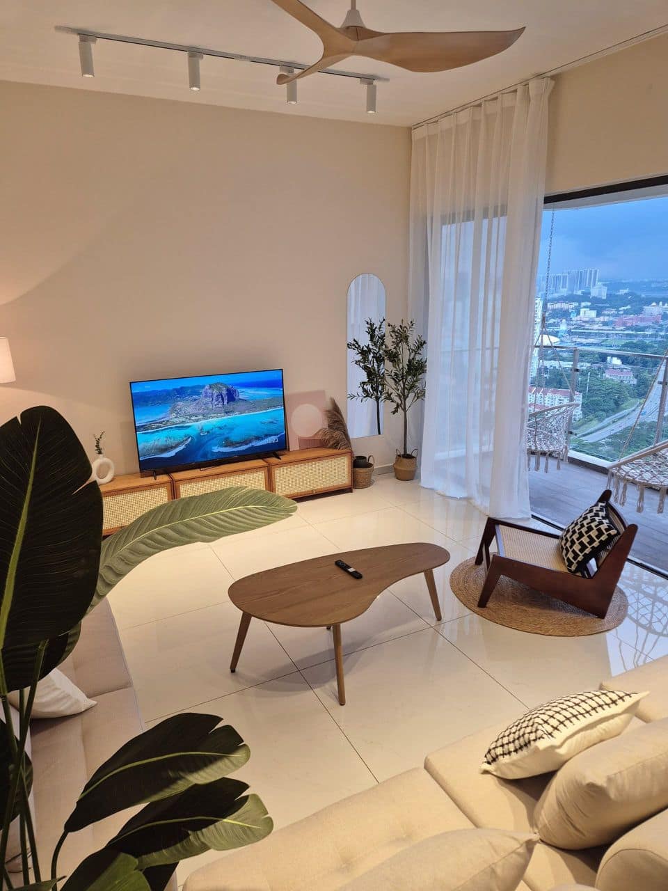 Condominium Kingsbay @ Country Garden Danga Bay – photo 1