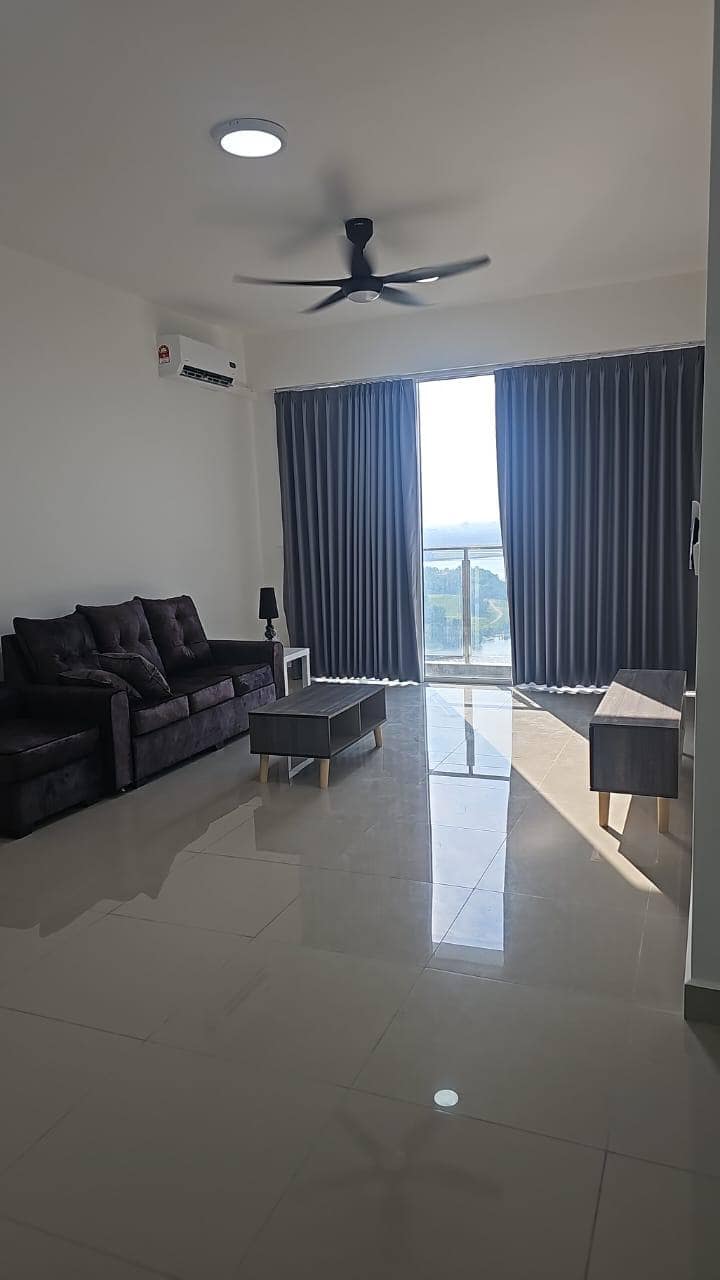 Condo Danga Bay – photo 1