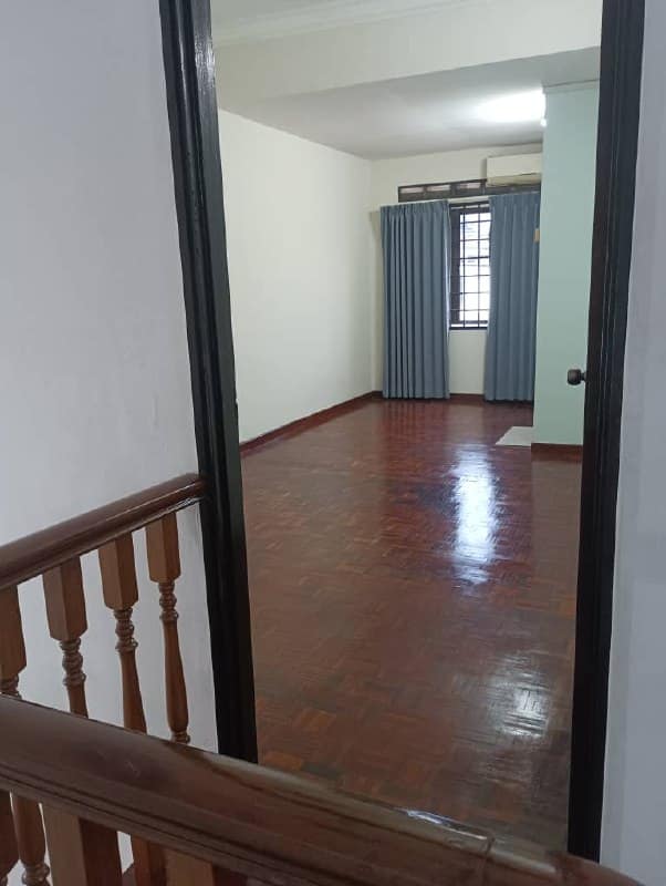 2-Storey Terrace Jalan Hang Tuah โ photo 1