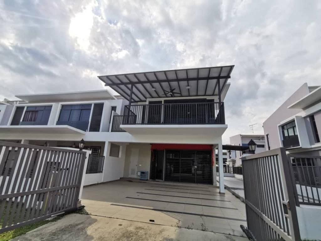 2-Storey Terrace Valley West – photo 1