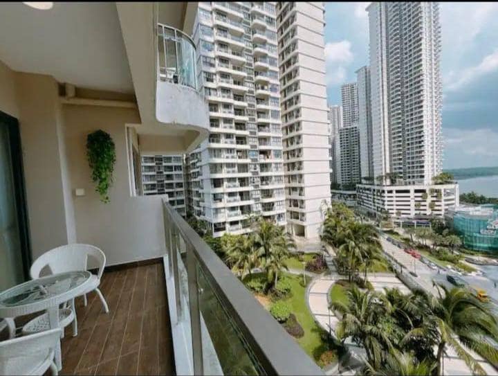 Condo Amberside @ Country Garden Danga Bay – photo 1