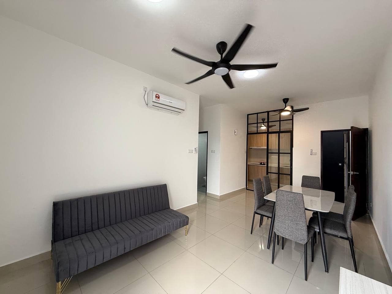 Condominium Trellis Residence – photo 1