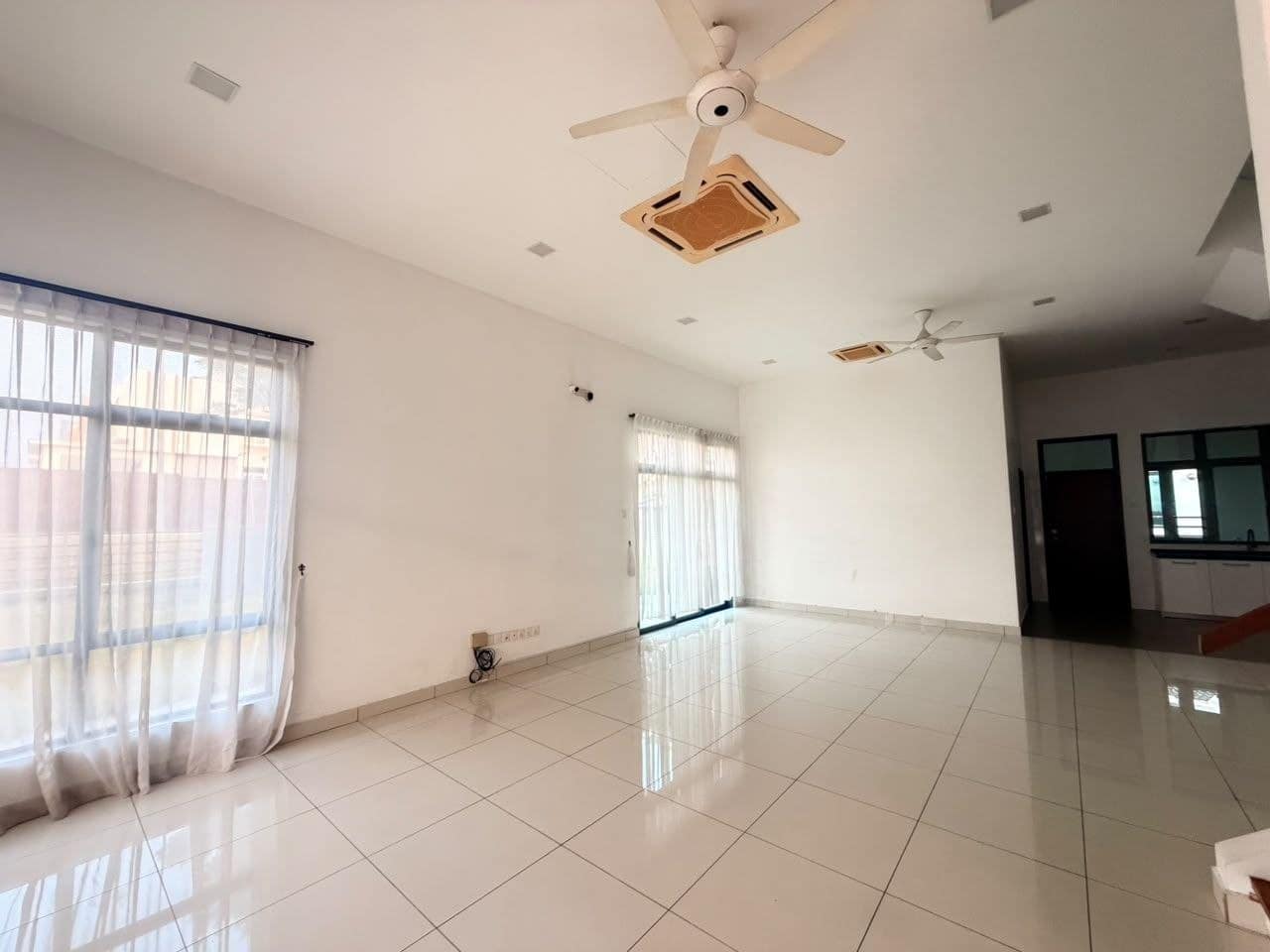 Double Storey Corner House Ponderosa Vista – photo 1