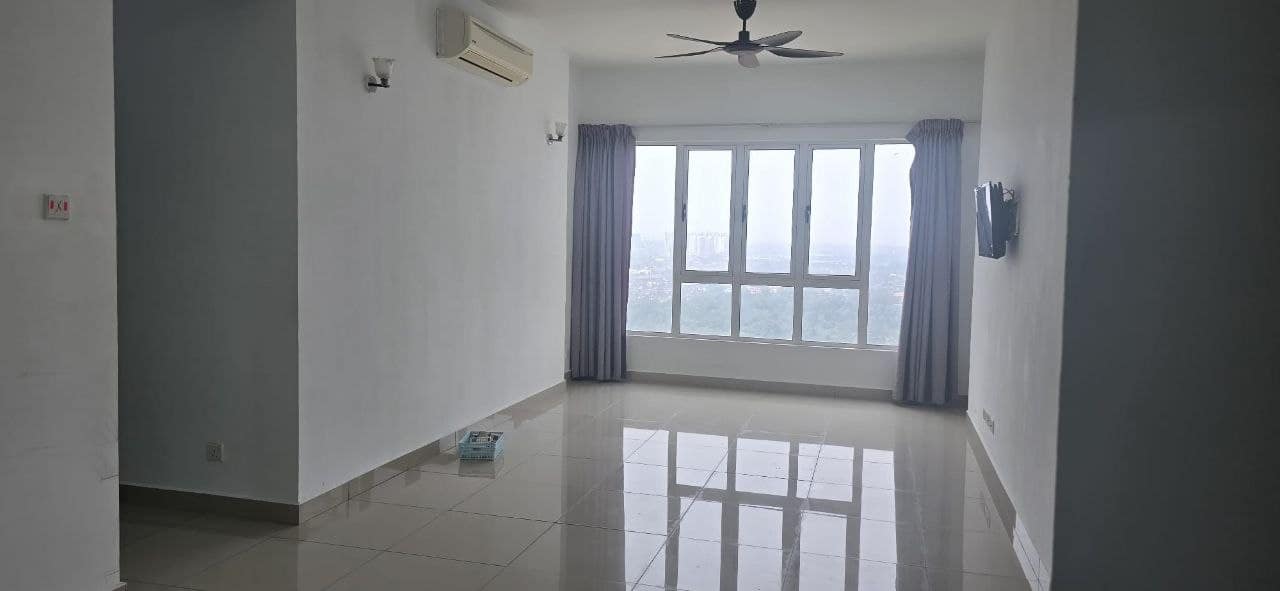 Condo Danga Bay – photo 1