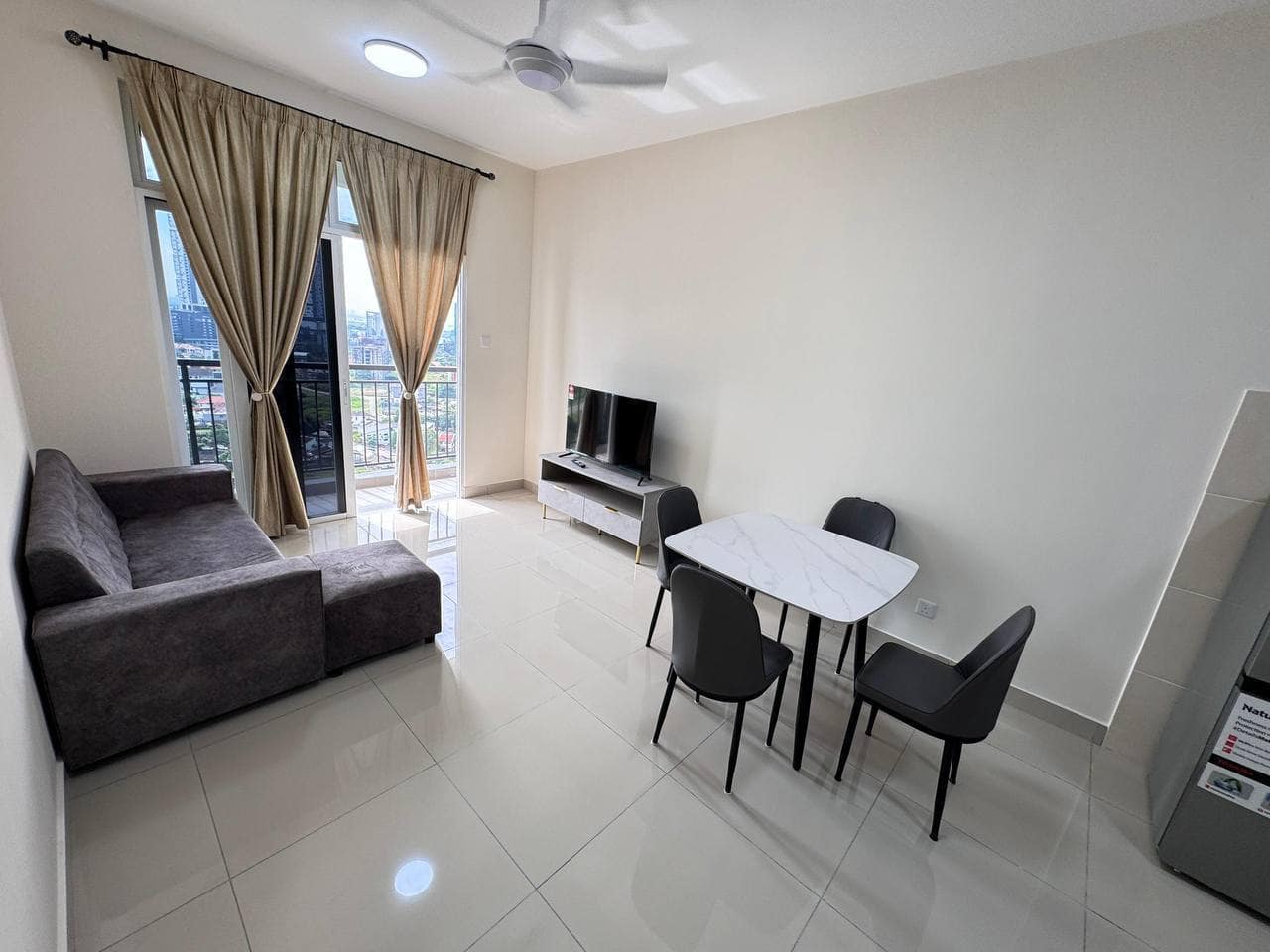 Condominium Trellis Residences – photo 1