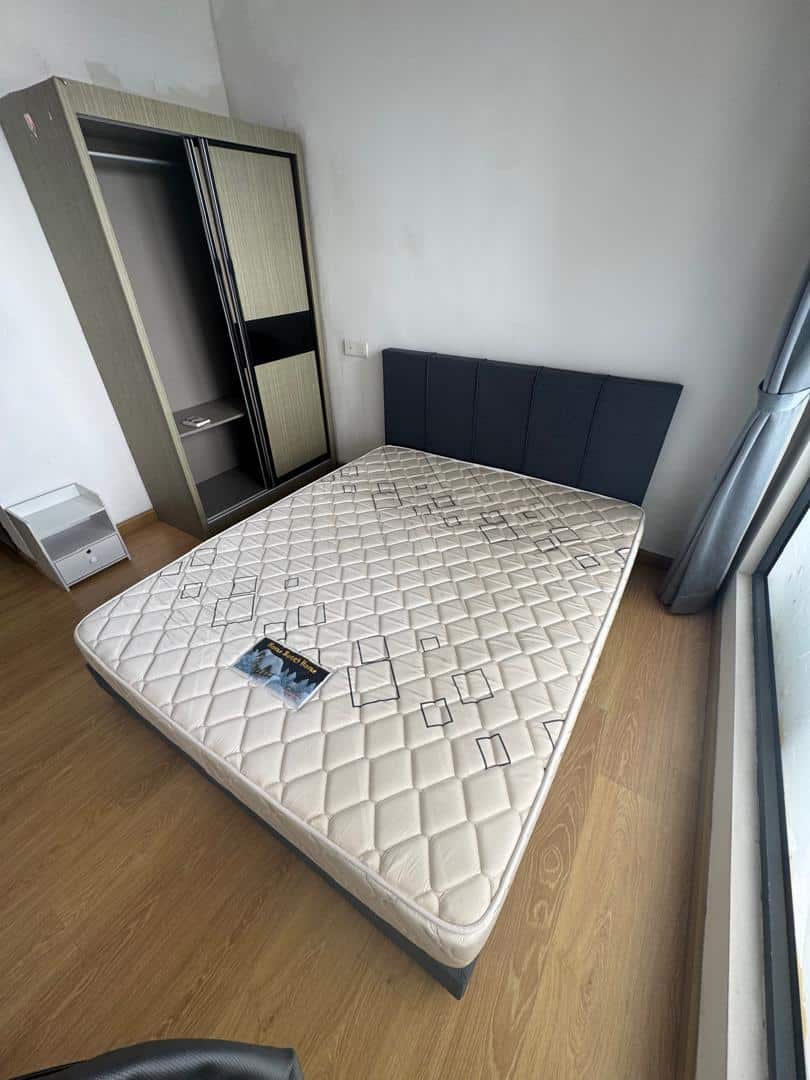 UPDATE - ROOM RENTAL NOW COMES WITH CAR PARK!
Lis…
