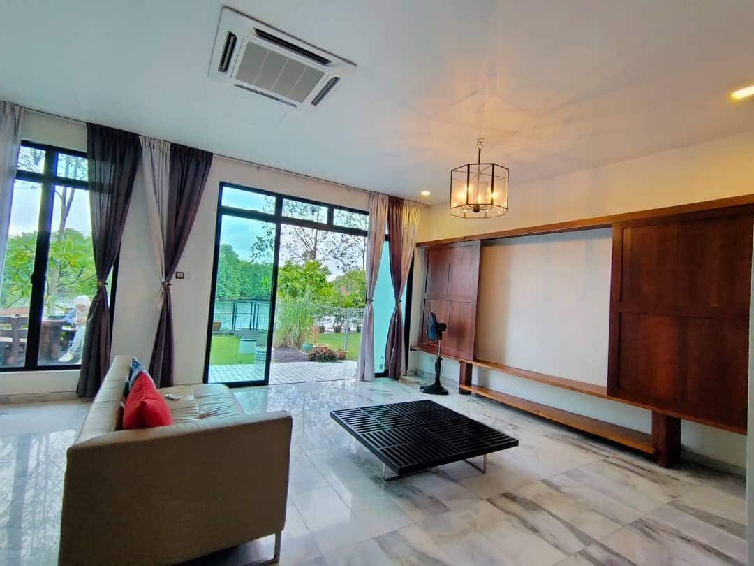 For rent / sell
*Senibong cove @ The Wateredge*
…