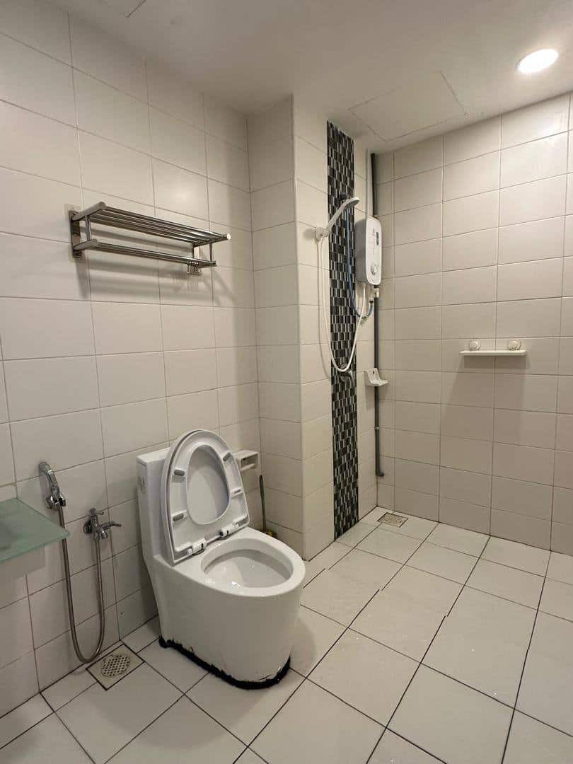 For Rent ( LL8062 )
🏡Greenfield Regency @ Tampoi I…
