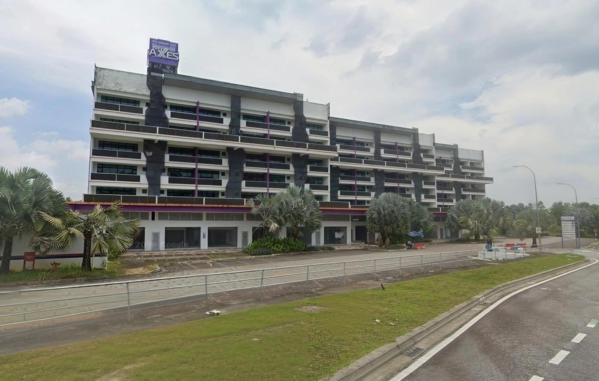 Shop Unit Pusat Perdagangan Ion Akses – photo 1
