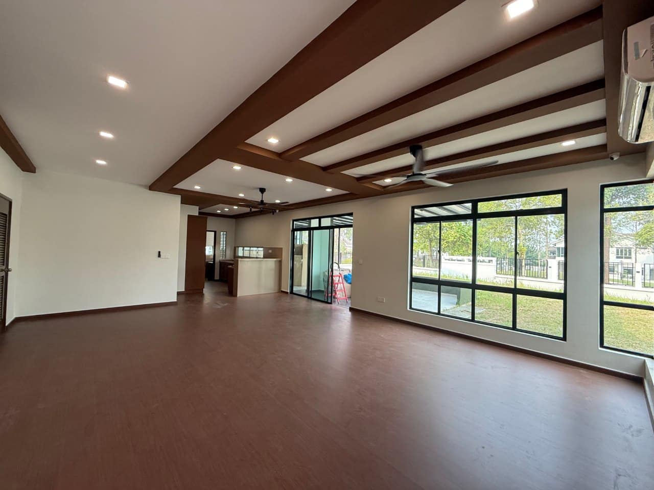 Double Storey Terrace Horizon Hills – photo 1