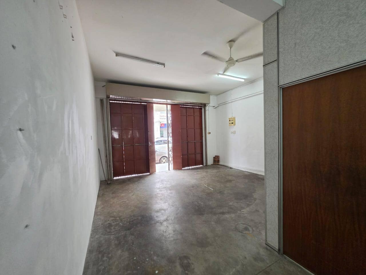 3-Storey Shoplot Austin Perdana – photo 1