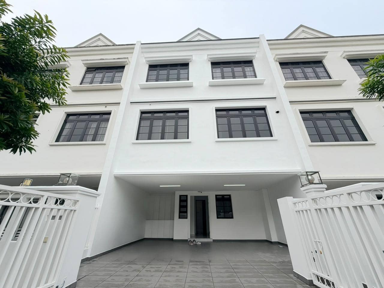 2.5-Storey Garden House Eco Botanic – photo 1