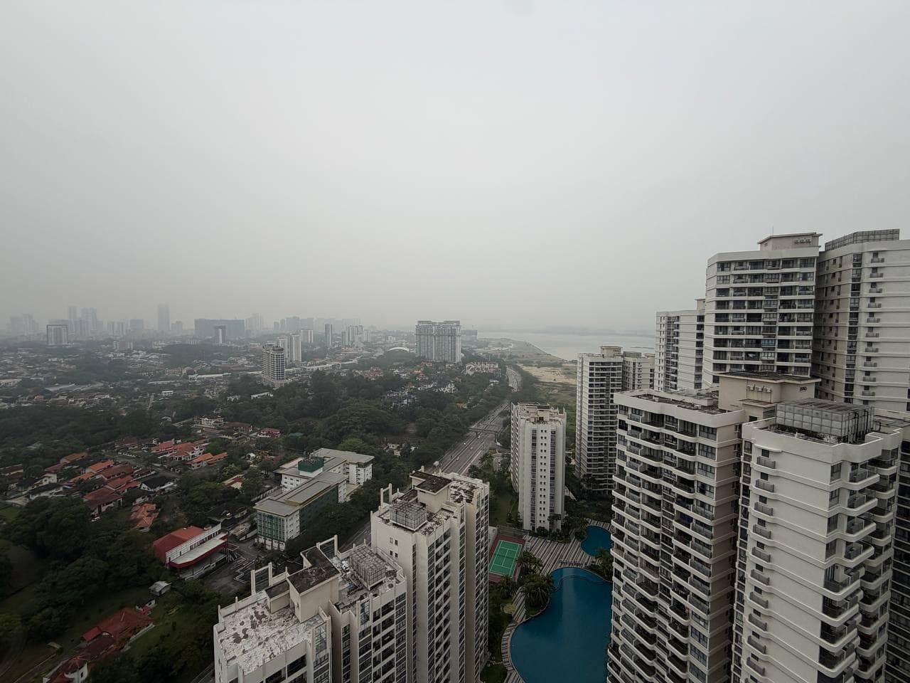 Condo Country Garden Danga Bay – photo 1